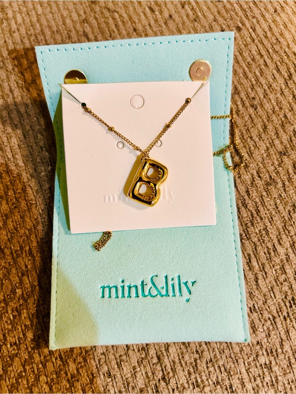 mint&lily Gold Letter B Pendant Necklace